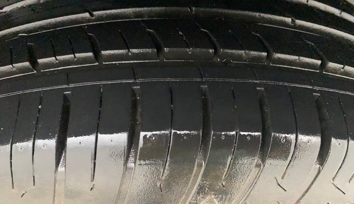 2021 Tata Harrier XZA 2.0L, Diesel, Automatic, 15,883 km, Right Rear Tyre Tread