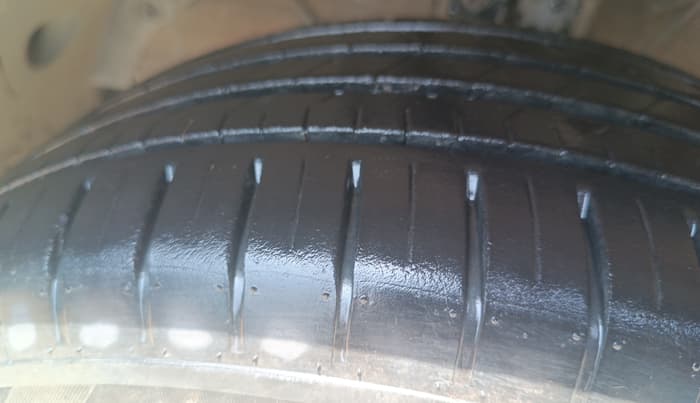 2021 Maruti Baleno ZETA PETROL 1.2, Petrol, Manual, 41,977 km, Left Front Tyre Tread