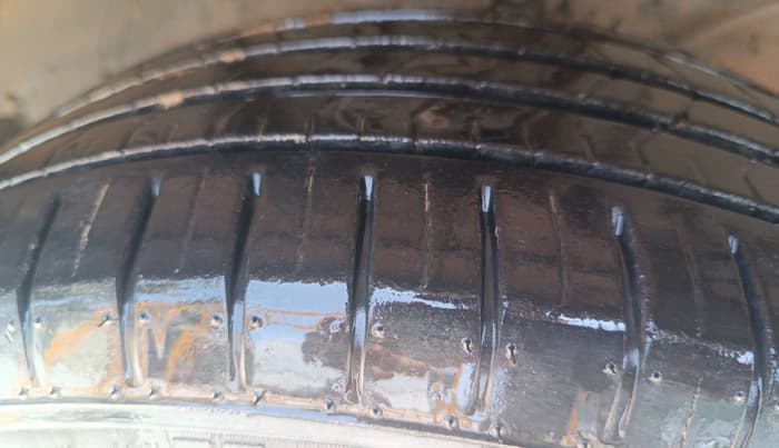 2021 Maruti Baleno ZETA PETROL 1.2, Petrol, Manual, 41,977 km, Right Front Tyre Tread