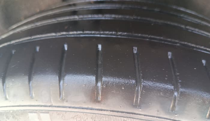 2021 Maruti Baleno ZETA PETROL 1.2, Petrol, Manual, 41,977 km, Right Rear Tyre Tread