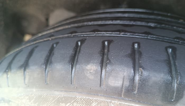 2021 Maruti Baleno ZETA PETROL 1.2, Petrol, Manual, 41,977 km, Left Rear Tyre Tread