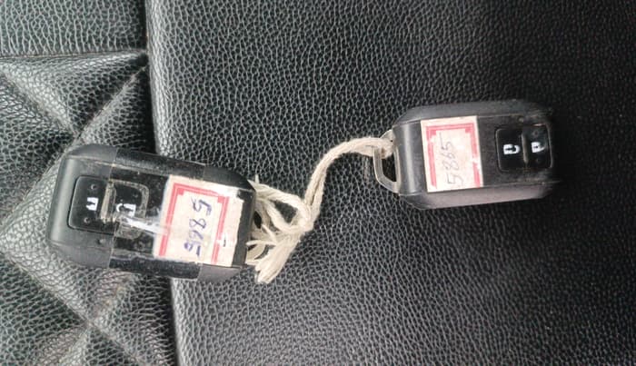 2021 Maruti Baleno ZETA PETROL 1.2, Petrol, Manual, 41,977 km, Key Close Up