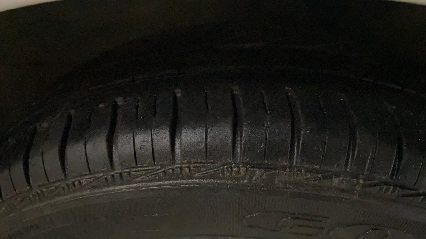 2017 Maruti Celerio ZXI, Petrol, Manual, 94,577 km, Right Front Tyre Tread