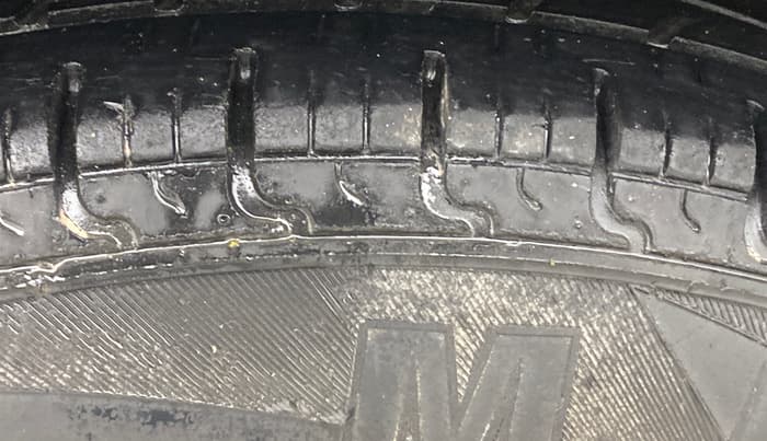 2017 Renault Kwid CLIMBER 1.0 AMT, Petrol, Automatic, 77,996 km, Right Rear Tyre Tread