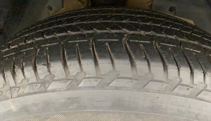 2016 Mahindra XUV500 W10, Diesel, Manual, 56,575 km, Right Front Tyre Tread