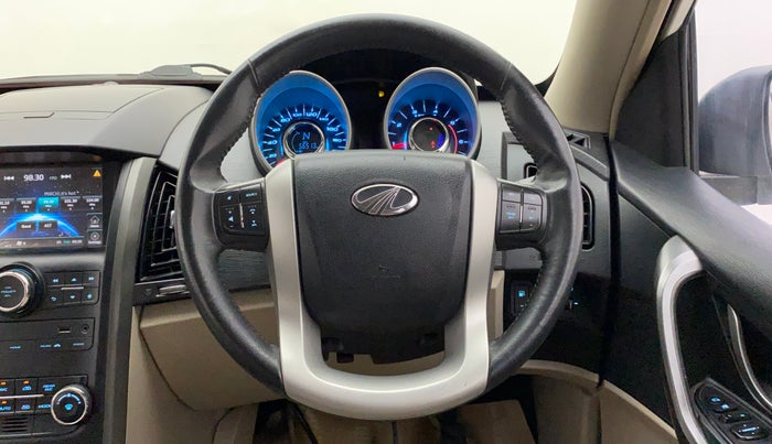 2016 Mahindra XUV500 W10, Diesel, Manual, 56,575 km, Steering Wheel Close Up