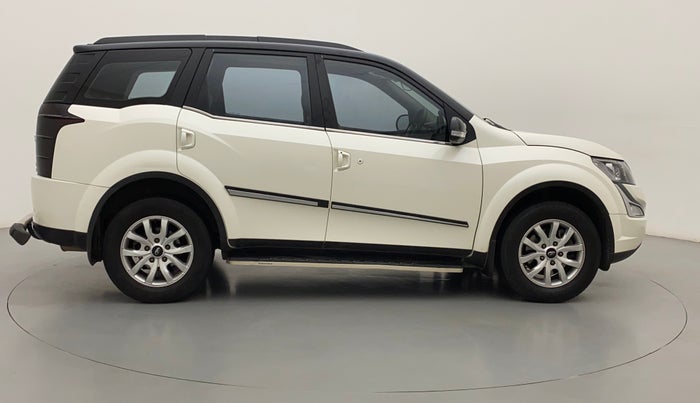 2016 Mahindra XUV500 W10, Diesel, Manual, 56,575 km, Right Side View