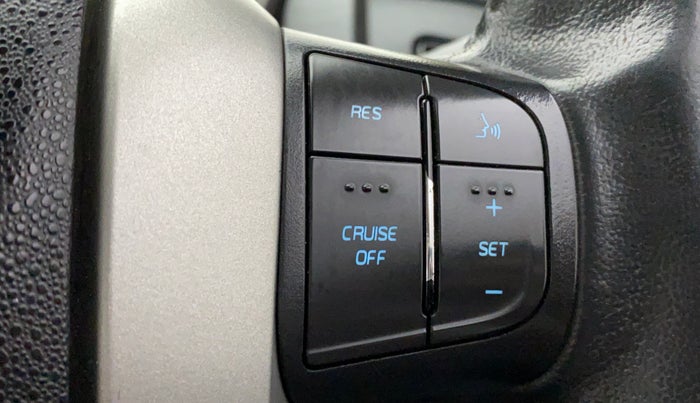 2016 Mahindra XUV500 W10, Diesel, Manual, 56,575 km, Adaptive Cruise Control