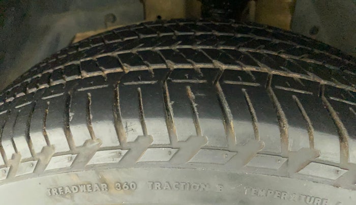 2016 Mahindra XUV500 W10, Diesel, Manual, 56,575 km, Left Front Tyre Tread