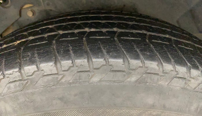 2016 Mahindra XUV500 W10, Diesel, Manual, 56,575 km, Right Rear Tyre Tread