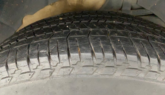 2016 Mahindra XUV500 W10, Diesel, Manual, 56,575 km, Left Rear Tyre Tread