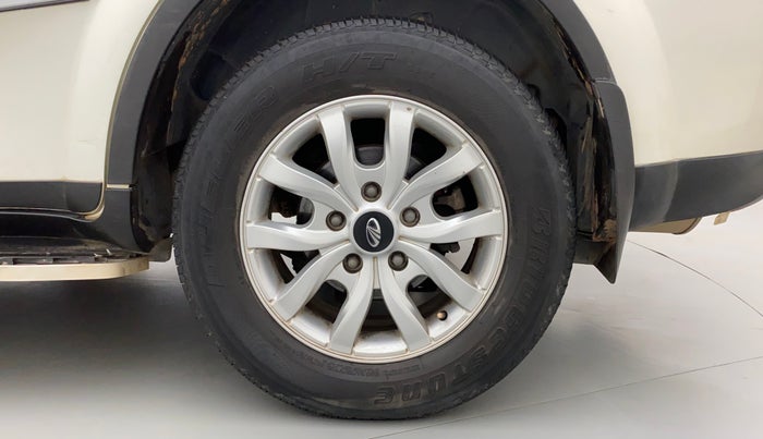 2016 Mahindra XUV500 W10, Diesel, Manual, 56,575 km, Left Rear Wheel