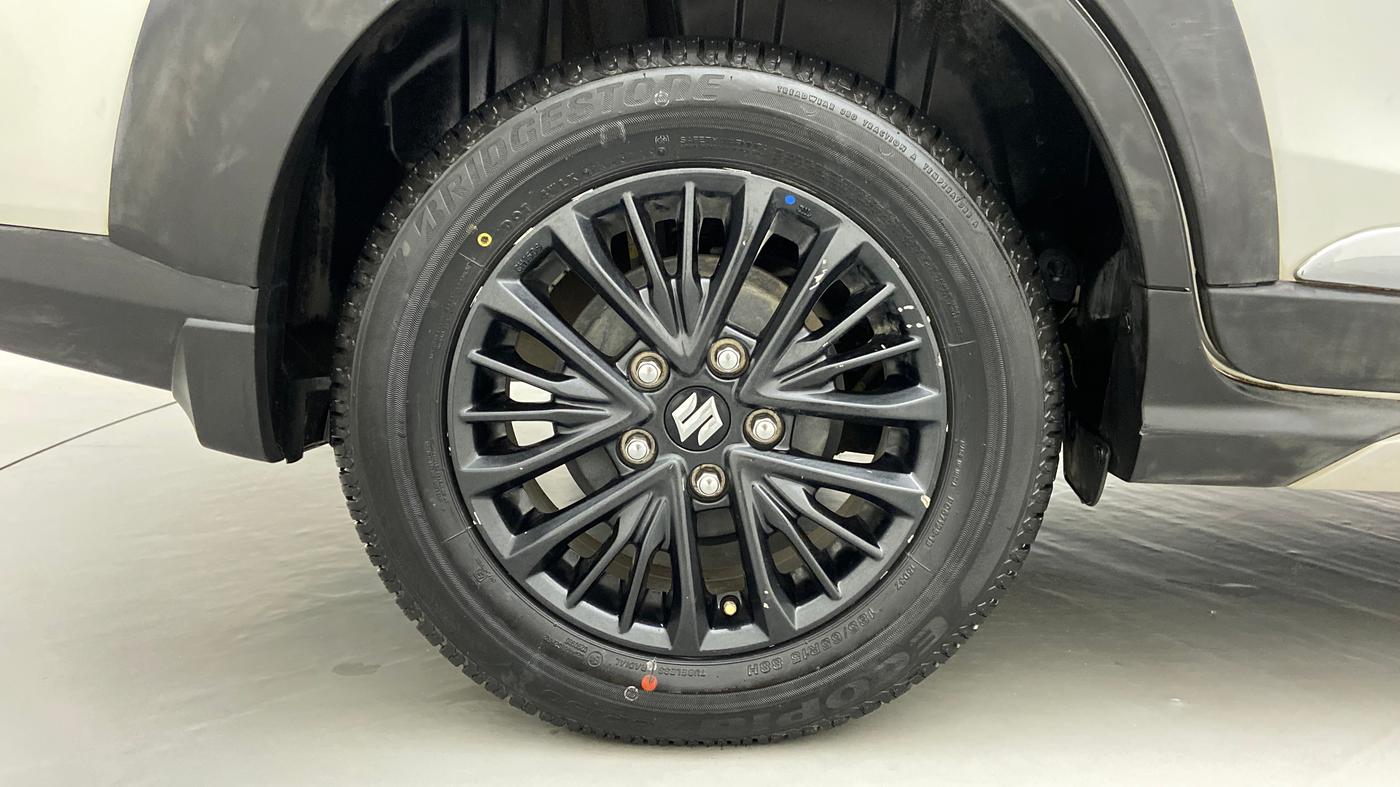 2019 Maruti XL6 ALPHA SHVS  MT, Petrol, Manual, 7,435 km, Right Rear Wheel