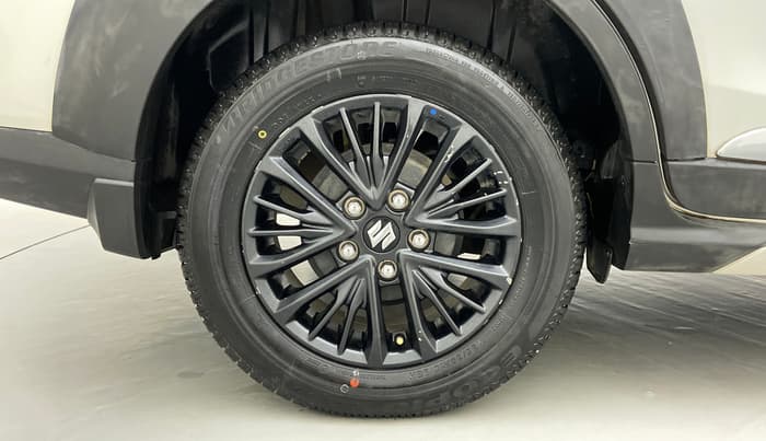 2019 Maruti XL6 ALPHA SHVS  MT, Petrol, Manual, 7,435 km, Right Rear Wheel