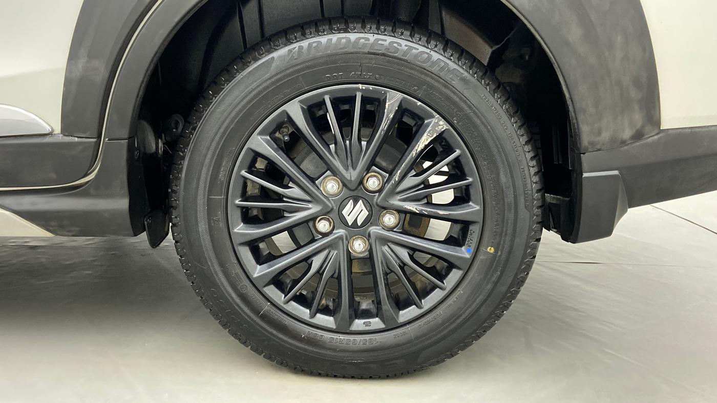 2019 Maruti XL6 ALPHA SHVS  MT, Petrol, Manual, 7,435 km, Left Rear Wheel