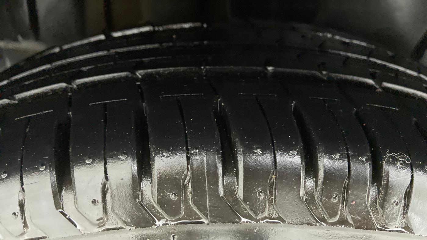 2019 Maruti XL6 ALPHA SHVS  MT, Petrol, Manual, 7,435 km, Right Rear Tyre Tread