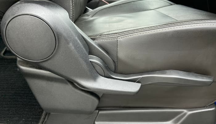 2019 Maruti XL6 ALPHA SHVS  MT, Petrol, Manual, 7,435 km, Driver Side Adjustment Panel