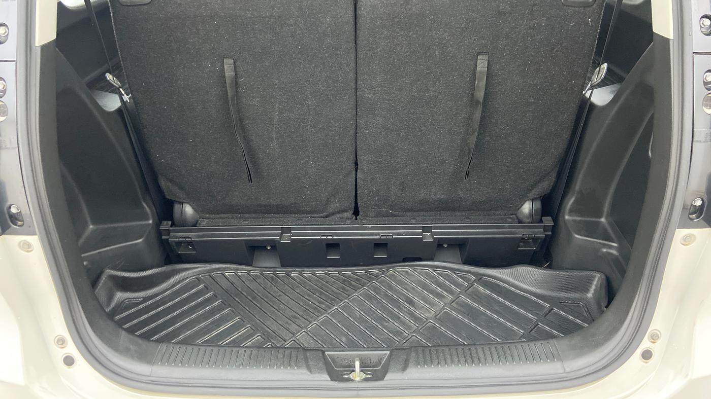 2019 Maruti XL6 ALPHA SHVS  MT, Petrol, Manual, 7,435 km, Boot Inside
