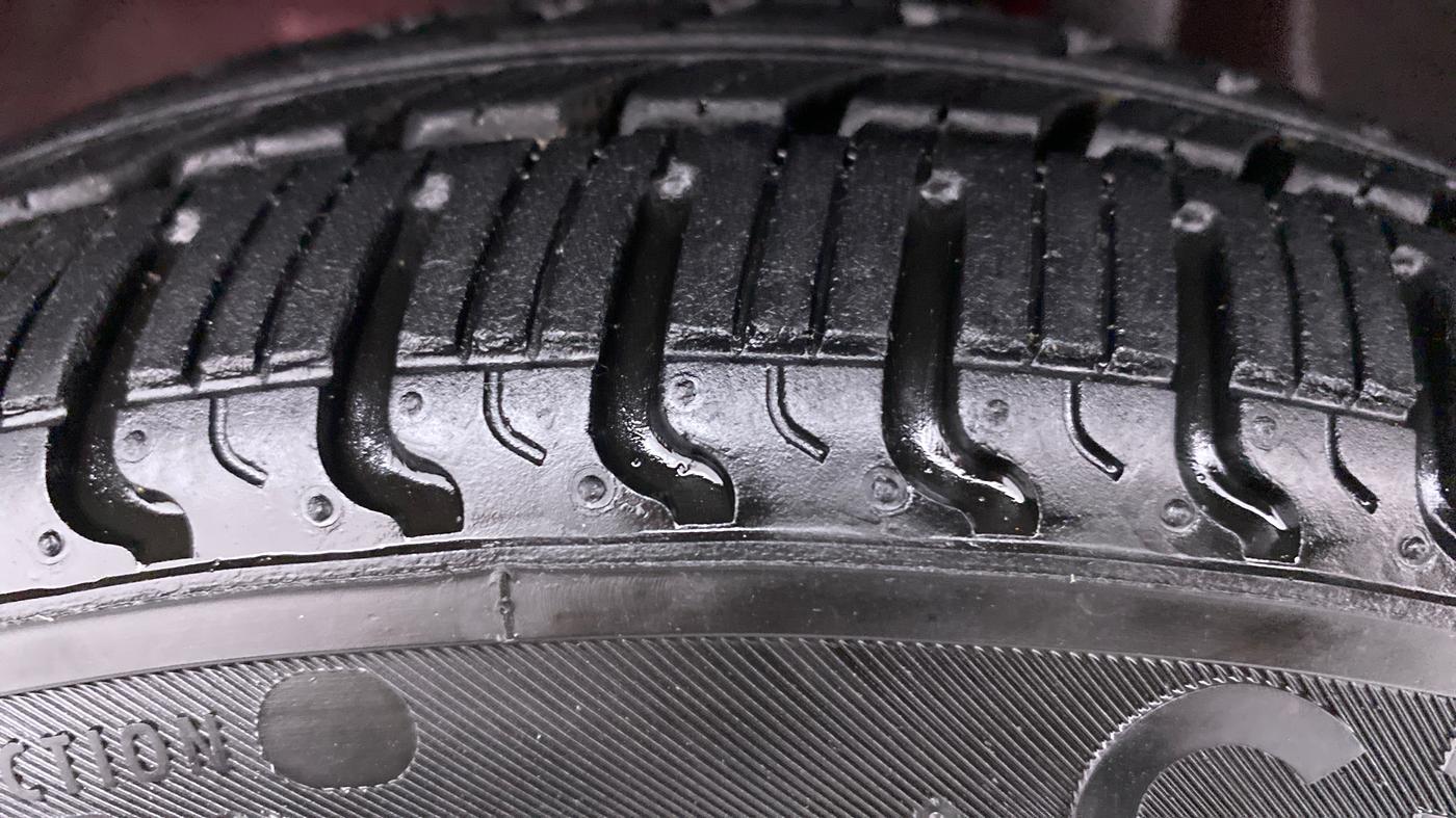 2015 Tata Nano TWIST XTA, Petrol, Automatic, 12,026 km, Right Front Tyre Tread