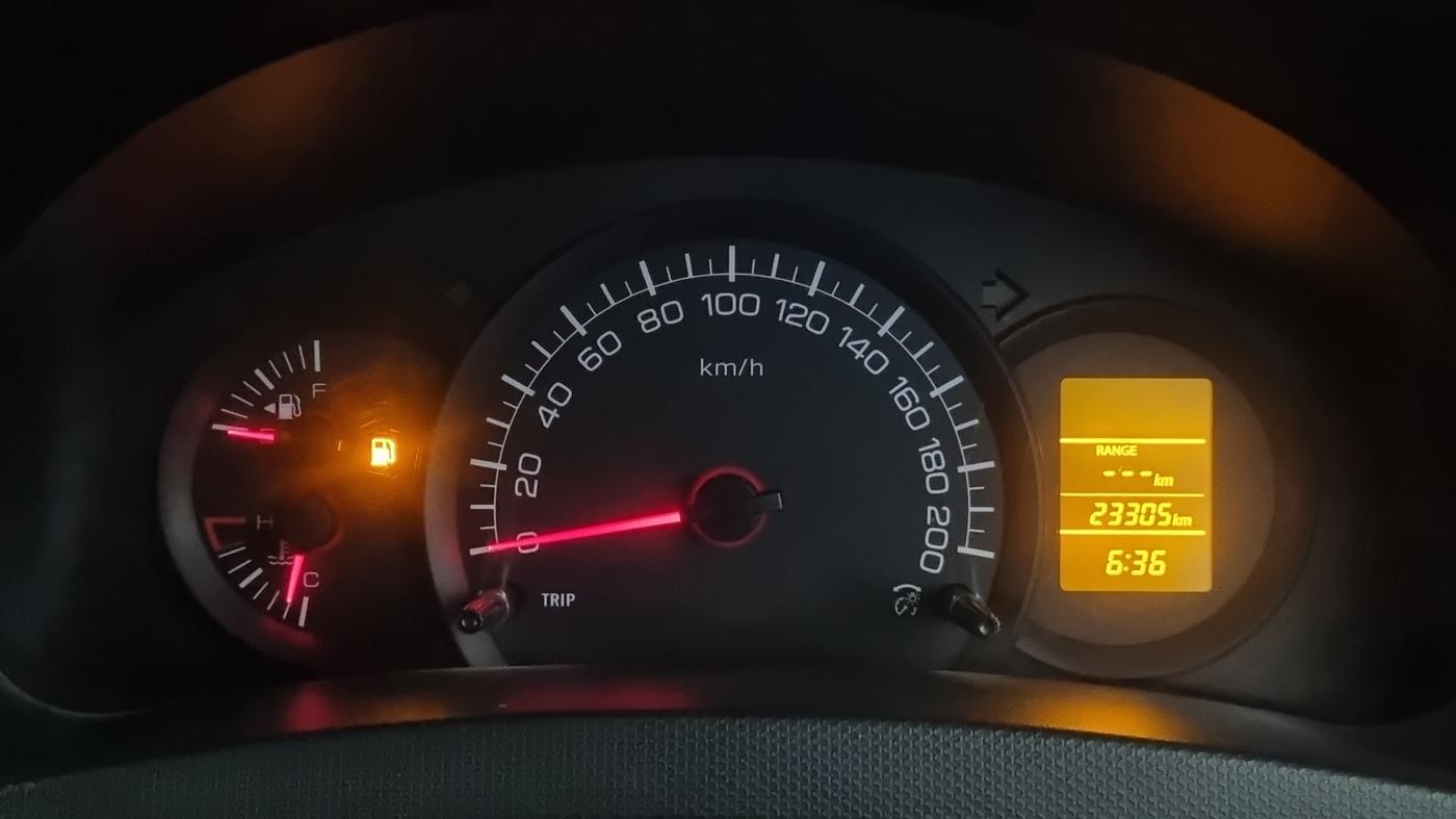 2015 Maruti Swift LXI (O), Petrol, Manual, 23,287 km, Odometer Image