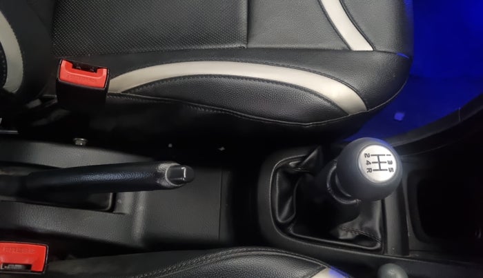 2015 Maruti Swift LXI (O), Petrol, Manual, 23,287 km, Gear Lever