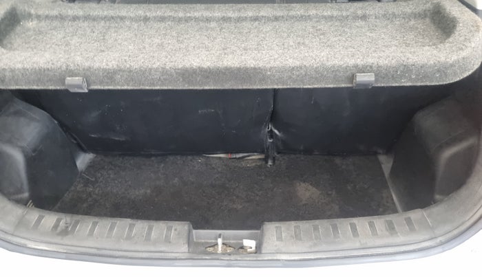 2015 Maruti Swift LXI (O), Petrol, Manual, 23,287 km, Boot Inside