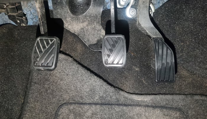 2015 Maruti Swift LXI (O), Petrol, Manual, 23,287 km, Pedals