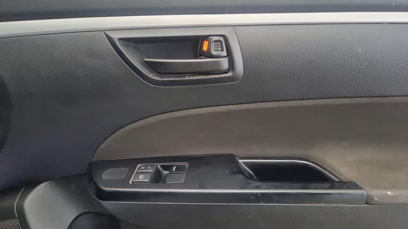 2015 Maruti Swift LXI (O), Petrol, Manual, 23,287 km, Driver Side Door Panels Control