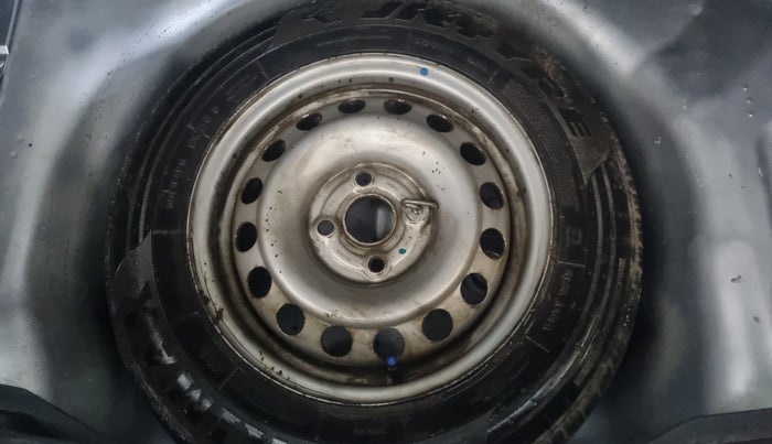 2015 Maruti Swift LXI (O), Petrol, Manual, 23,287 km, Spare Tyre