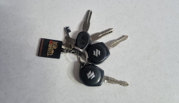 2015 Maruti Swift LXI (O), Petrol, Manual, 23,287 km, Key Close Up