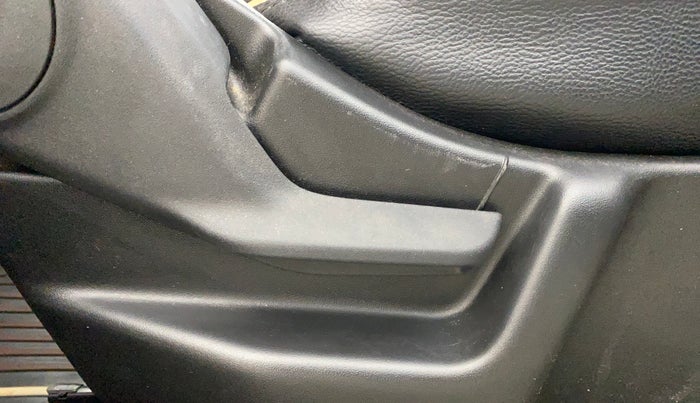 2023 Maruti New Wagon-R VXI CNG 1.0, CNG, Manual, 34,360 km, Driver Side Adjustment Panel