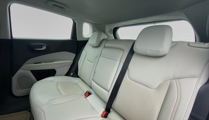 2018 Jeep Compass 2.0 LIMITED, Diesel, Manual, 20,574 km, Right Side Door Cabin View
