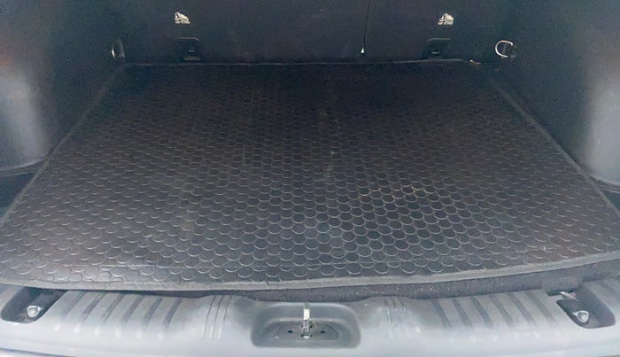 2018 Jeep Compass 2.0 LIMITED, Diesel, Manual, 20,574 km, Boot Inside View