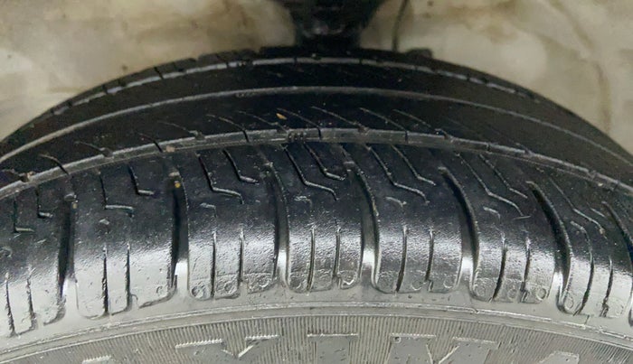 2016 Maruti Wagon R 1.0 VXI AMT, Petrol, Automatic, 42,079 km, Left Front Tyre Tread