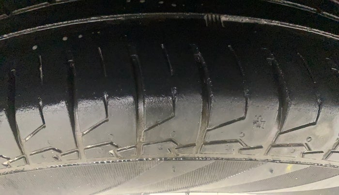 2015 Maruti S Cross ZETA 1.6, Diesel, Manual, 1,00,554 km, Left Rear Tyre Tread