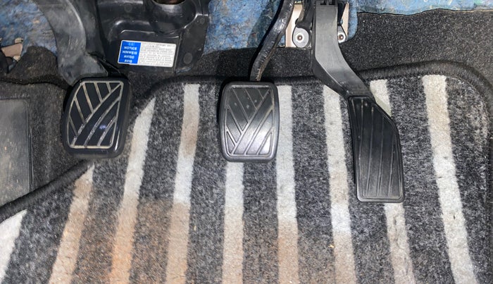 2015 Maruti S Cross ZETA 1.6, Diesel, Manual, 1,00,554 km, Pedals