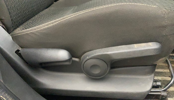 2015 Maruti S Cross ZETA 1.6, Diesel, Manual, 1,00,554 km, Driver Side Adjustment Panel