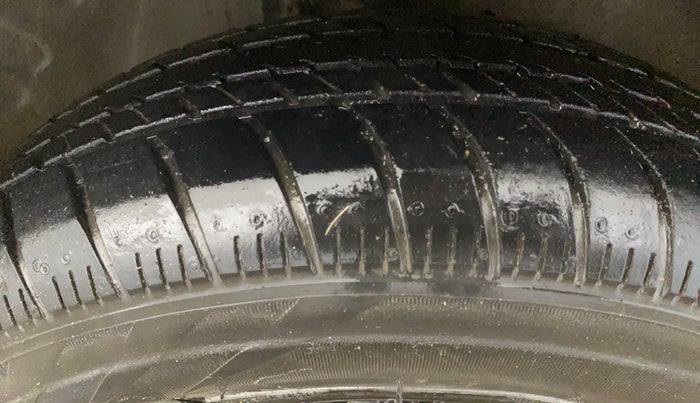 2019 Maruti Celerio VXI AMT, Petrol, Automatic, 45,617 km, Right Front Tyre Tread