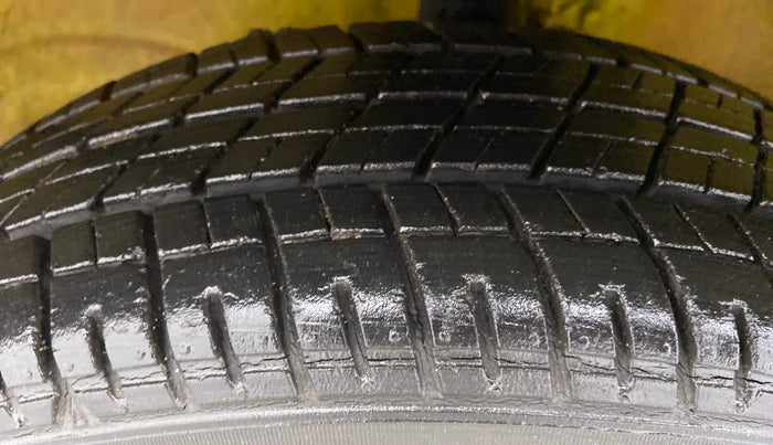 2014 Maruti Wagon R 1.0 VXI, Petrol, Manual, 33,342 km, Left Front Tyre Tread