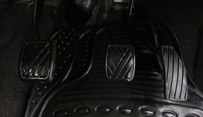 2014 Maruti Wagon R 1.0 VXI, Petrol, Manual, 33,342 km, Pedals