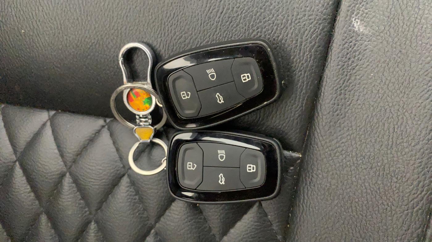 2024 Tata PUNCH ACCOMPLISHED DAZZLE PACK AMT, Petrol, Automatic, 17,827 km, Key Close Up