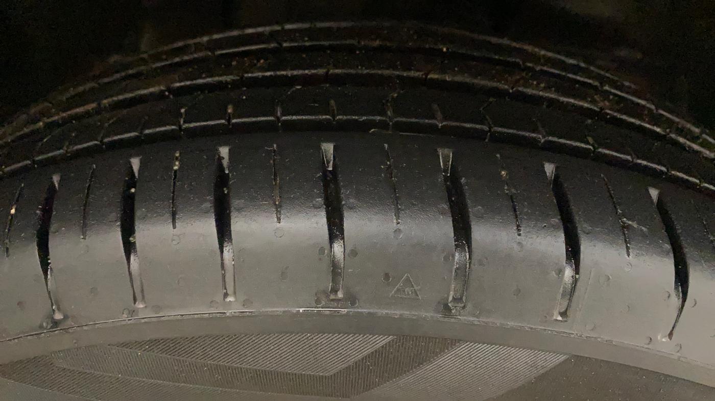 2024 Tata PUNCH ACCOMPLISHED DAZZLE PACK AMT, Petrol, Automatic, 17,827 km, Right Front Tyre Tread