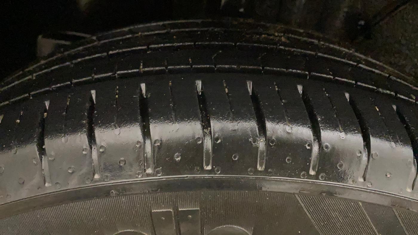 2024 Tata PUNCH ACCOMPLISHED DAZZLE PACK AMT, Petrol, Automatic, 17,827 km, Right Rear Tyre Tread