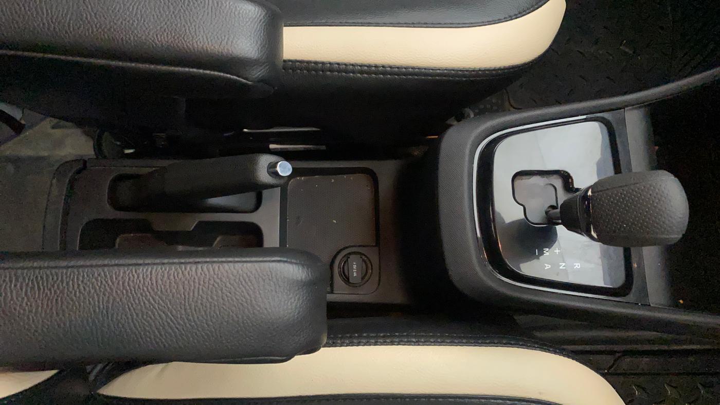 2024 Tata PUNCH ACCOMPLISHED DAZZLE PACK AMT, Petrol, Automatic, 17,827 km, Gear Lever