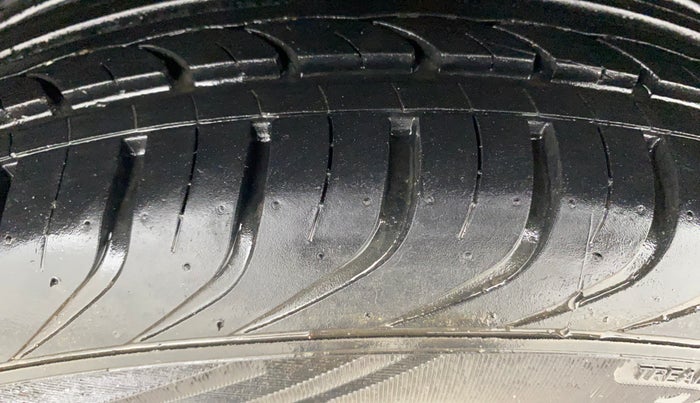 2018 Volkswagen Polo COMFORTLINE 1.0L MPI, Petrol, Manual, 8,325 km, Left Rear Tyre Tread