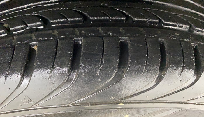 2018 Volkswagen Polo COMFORTLINE 1.0L MPI, Petrol, Manual, 8,325 km, Right Front Tyre Tread