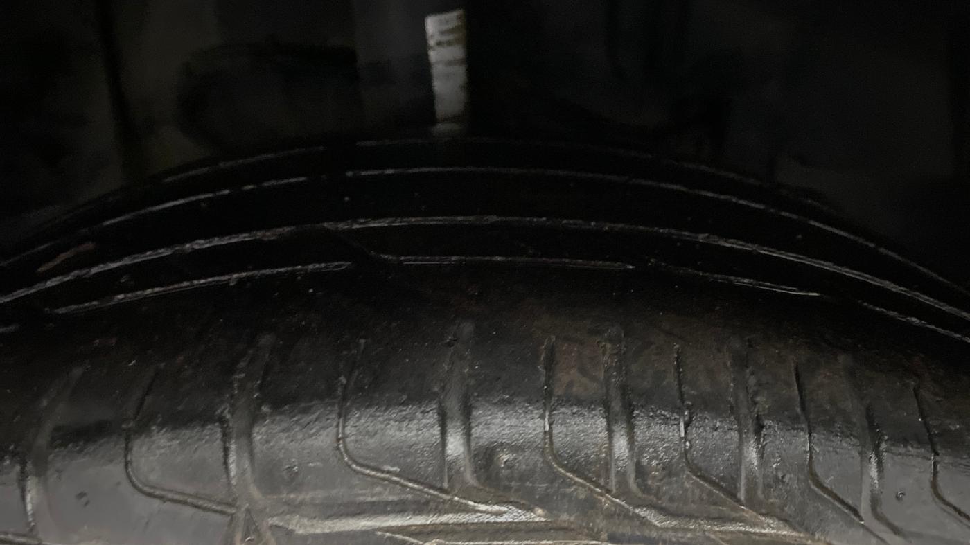 2019 Tata NEXON XZA PLUS PETROL, Petrol, Automatic, 83,425 km, Right Front Tyre Tread