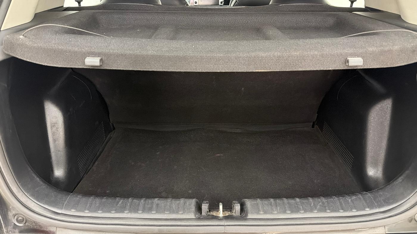 2022 KIA SONET HTK PLUS 1.2, Petrol, Manual, 1,29,073 km, Boot Inside
