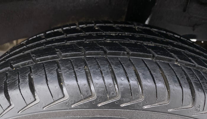 2018 Renault Kwid 1.0 RXT, Petrol, Manual, 37,202 km, Left Rear Tyre Tread