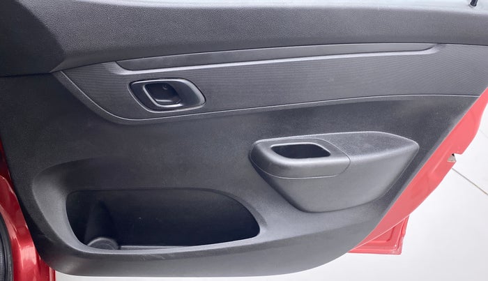 2018 Renault Kwid 1.0 RXT, Petrol, Manual, 37,202 km, Driver Side Door Panels Control